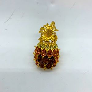 1996 TRIFARI CITRINE RHINESTONE PINEAPPLE BROOCH